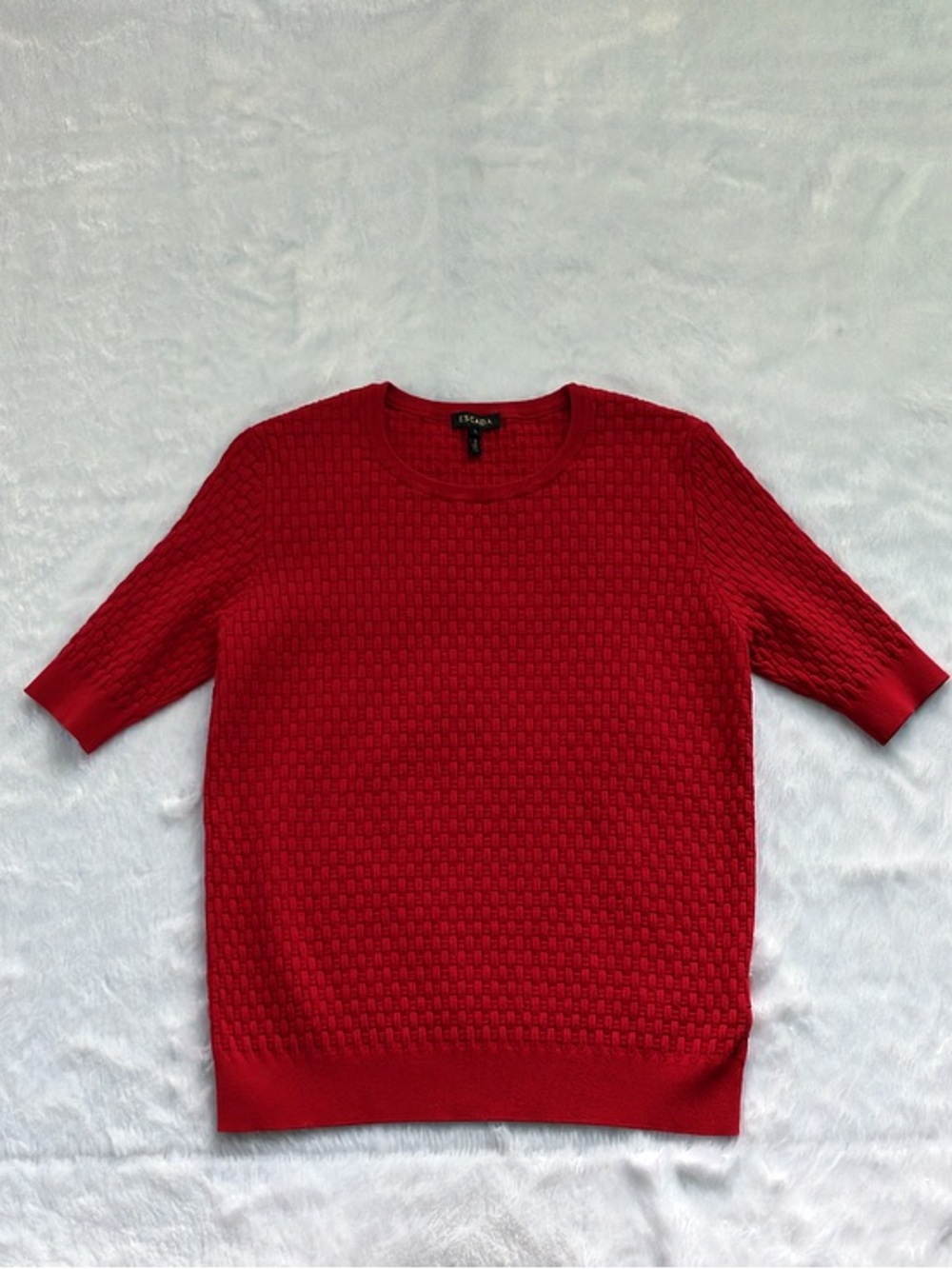 Like New Escada Red Sleeve Crew Crew Neck Short Sleeve Sweater, Size Large